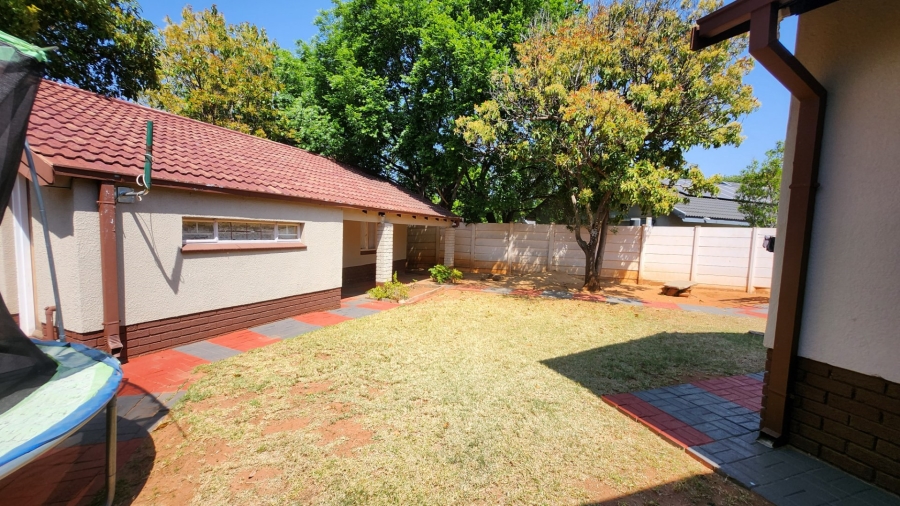 4 Bedroom Property for Sale in Wilkoppies North West